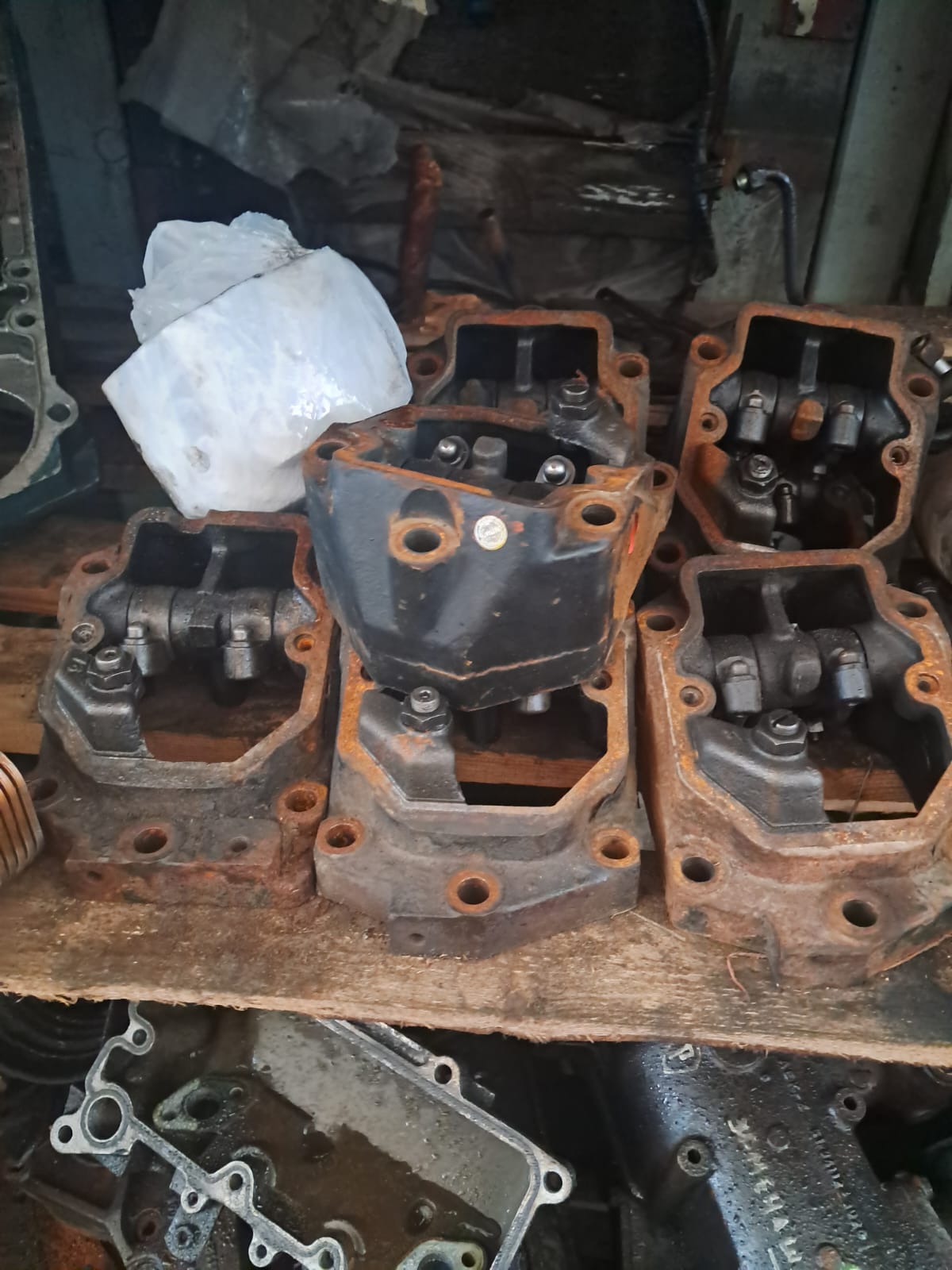 Ось коромысел в сборе man 2876 LF 12